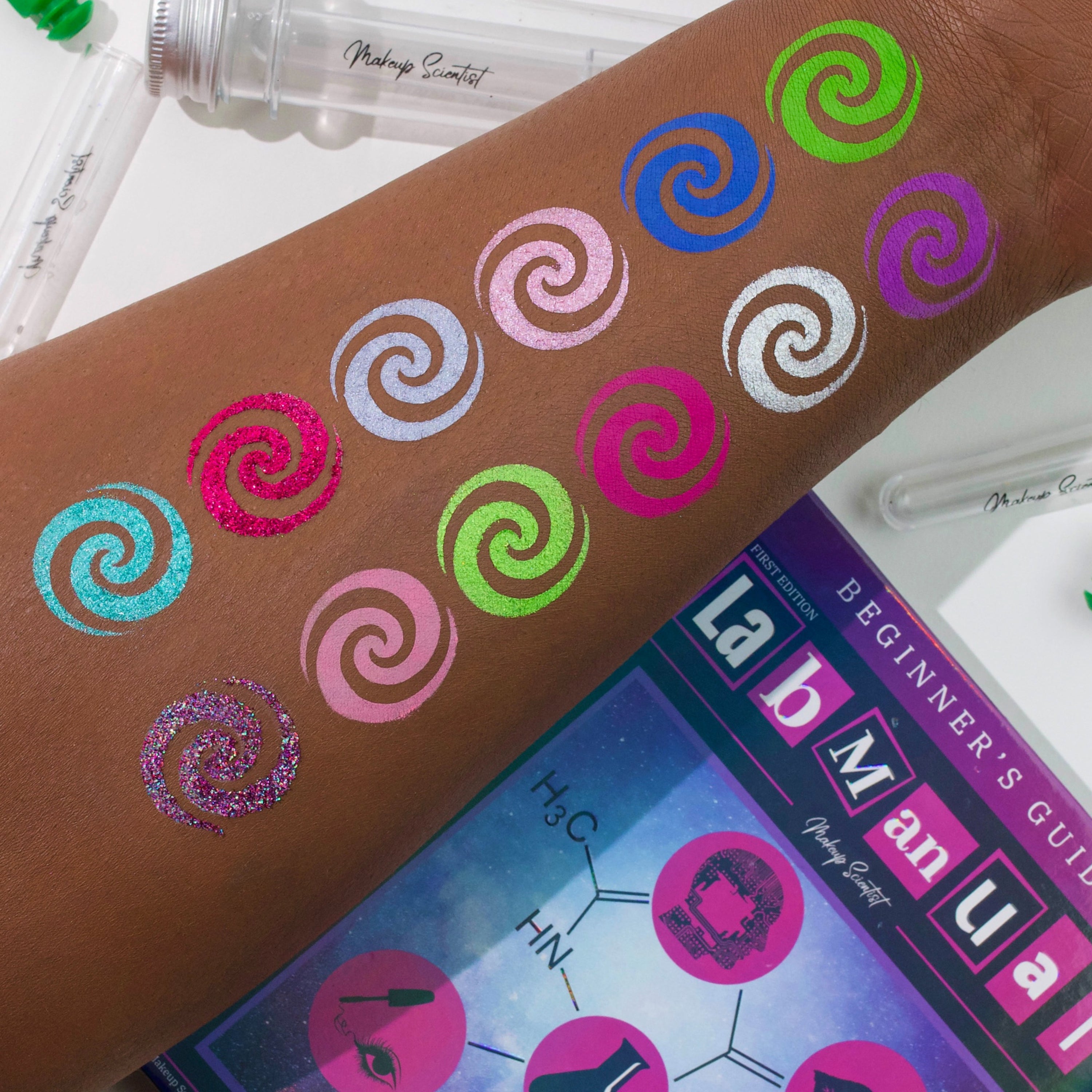 12-color highly pigmented Lab Manual